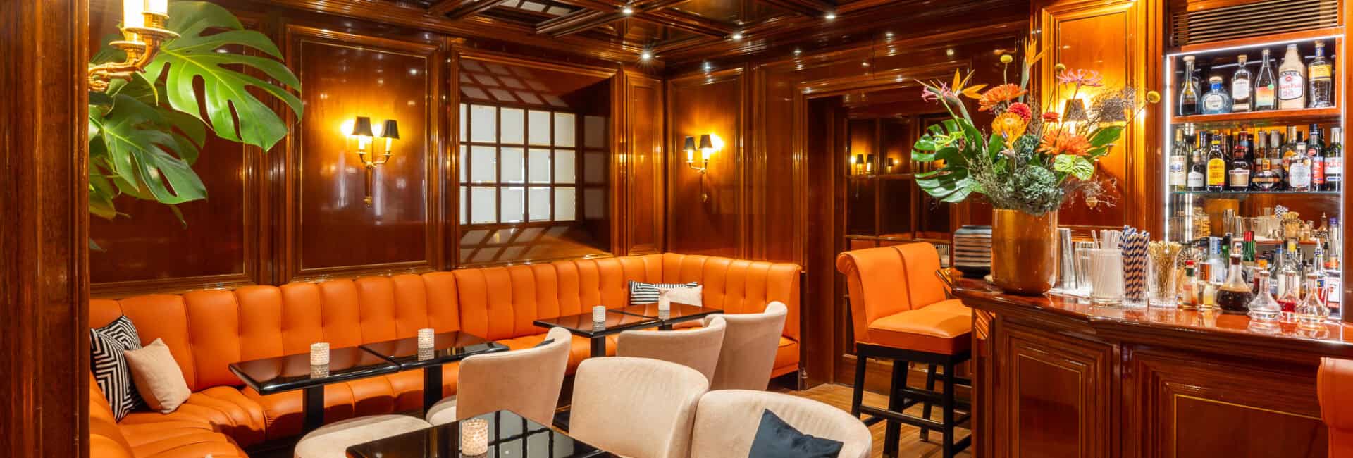 Excelsior Hotel Ernst - Charles Bar 2