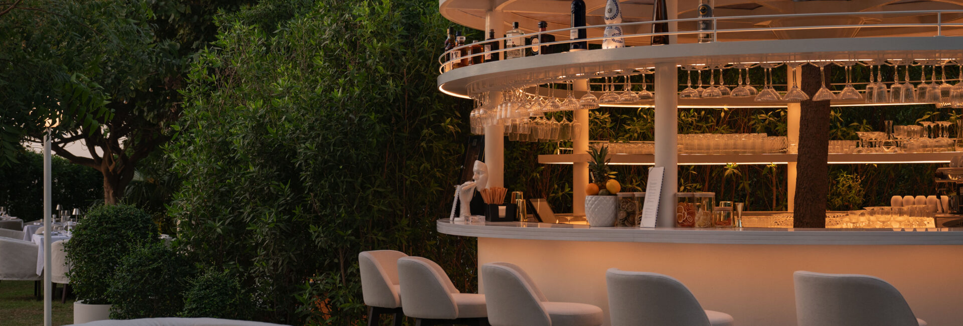 DelanoDubai_Blue-Door_Bar-