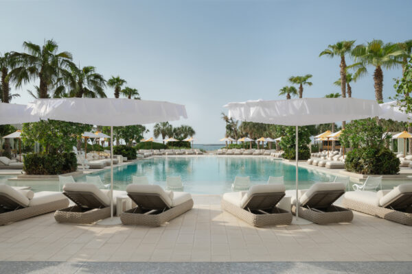 DelanoDubai_Pool_With-Beach-View