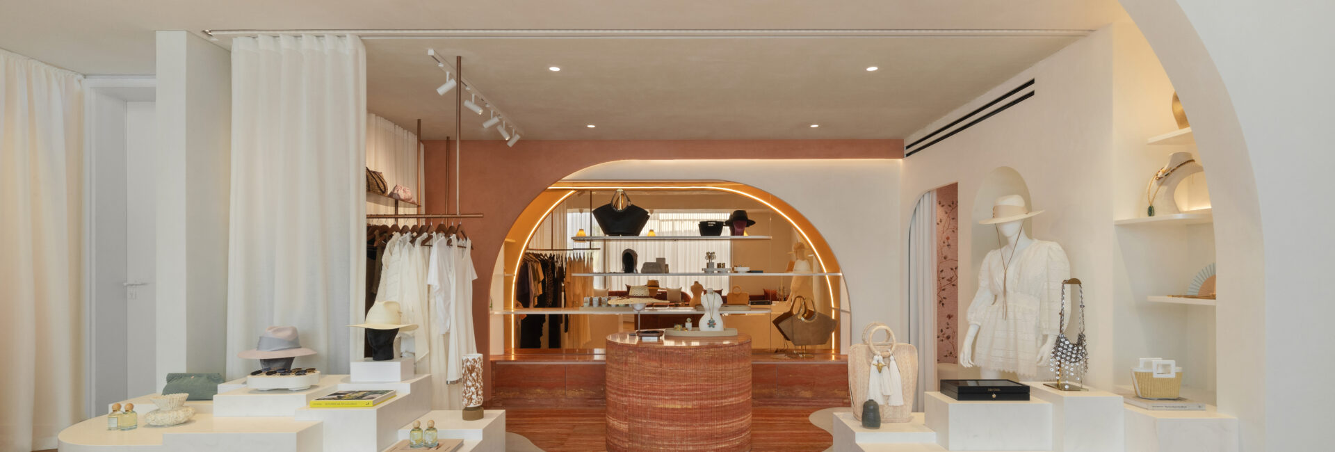 DelanoDubai_The-Store_Shop-Wide